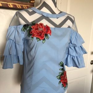 🥀 Ruffle-sleeve dress shirt w/ rose patch designs